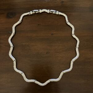 Glamorous Rhinestone-Studded Wavy Choker Necklace